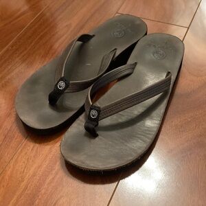 Brown surf style sandals, size 8. Ocean Minded brand